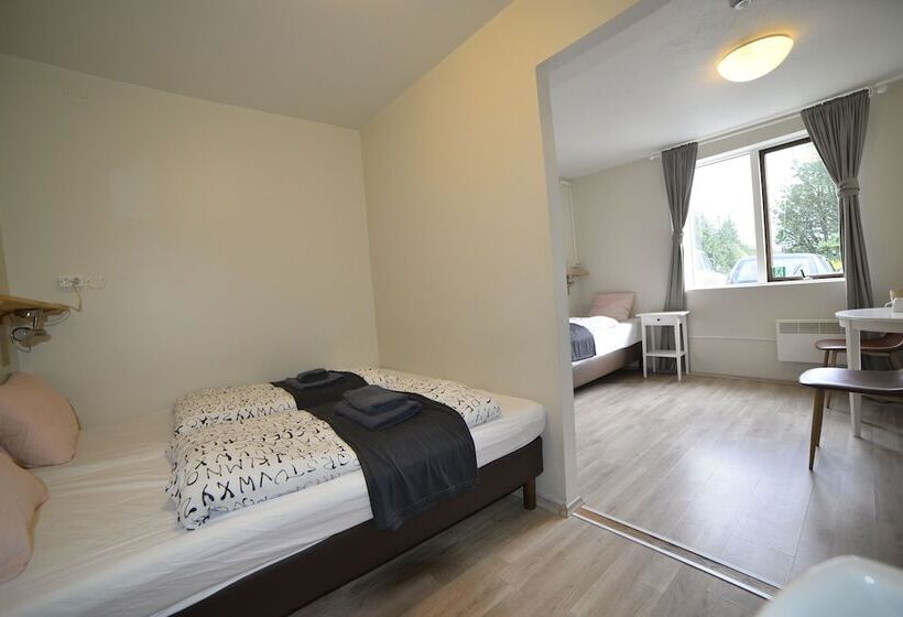 חדר סטנדרט לשלושה עם חדר אמבטיה משוף, Klausturhof Guesthouse