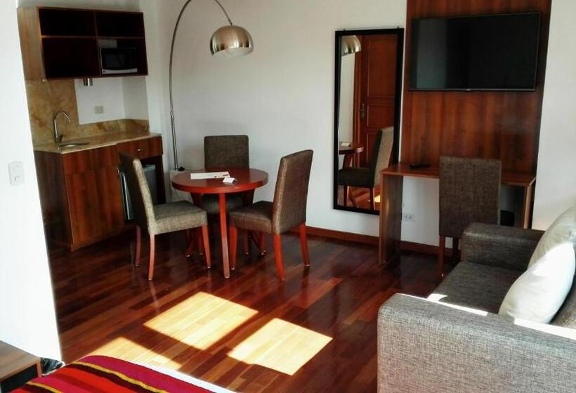 חדר סופריור, La Aurora