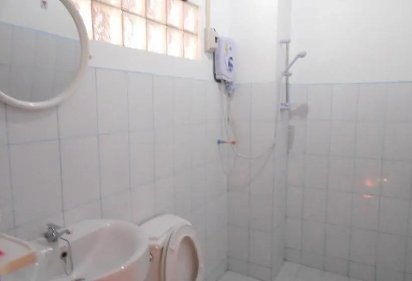 اتاق خانوادگی, Zuela Guesthouse