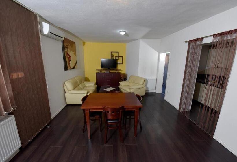 آپارتمان 1 خوابه, Apartmani I Bungalovi Trojka