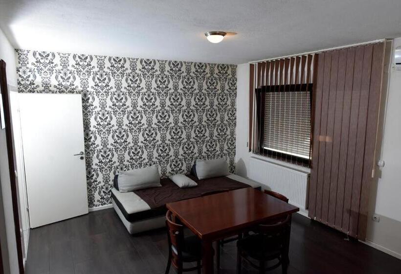 آپارتمان 1 خوابه, Apartmani I Bungalovi Trojka