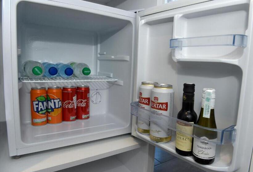 بانگلوی استاندارد, Apartmani I Bungalovi Trojka