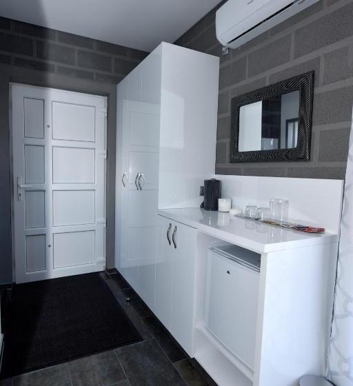 بانگلوی استاندارد, Apartmani I Bungalovi Trojka