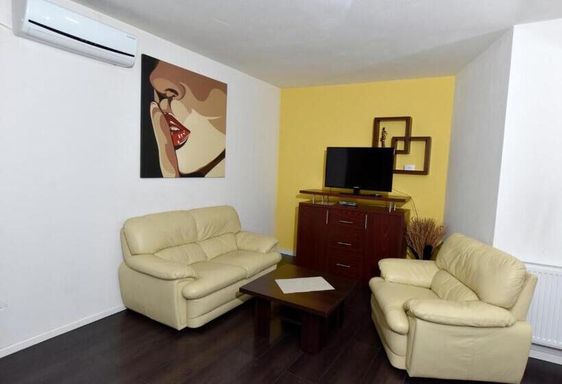 آپارتمان 1 خوابه, Apartmani I Bungalovi Trojka