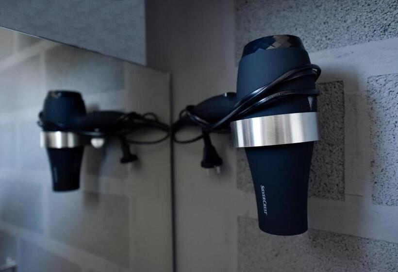 بانگلوی استاندارد, Apartmani I Bungalovi Trojka