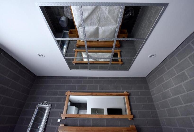 بانگلوی استاندارد, Apartmani I Bungalovi Trojka