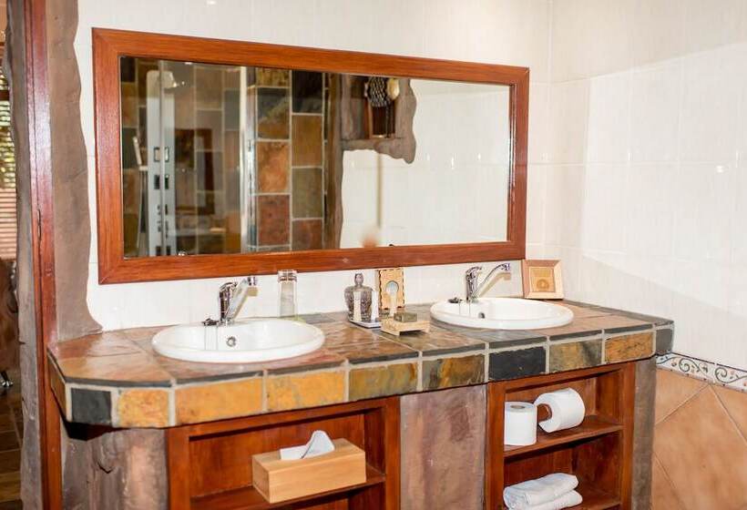 Люкс Повышенной Комфортности, 61 On Ireland Guest House