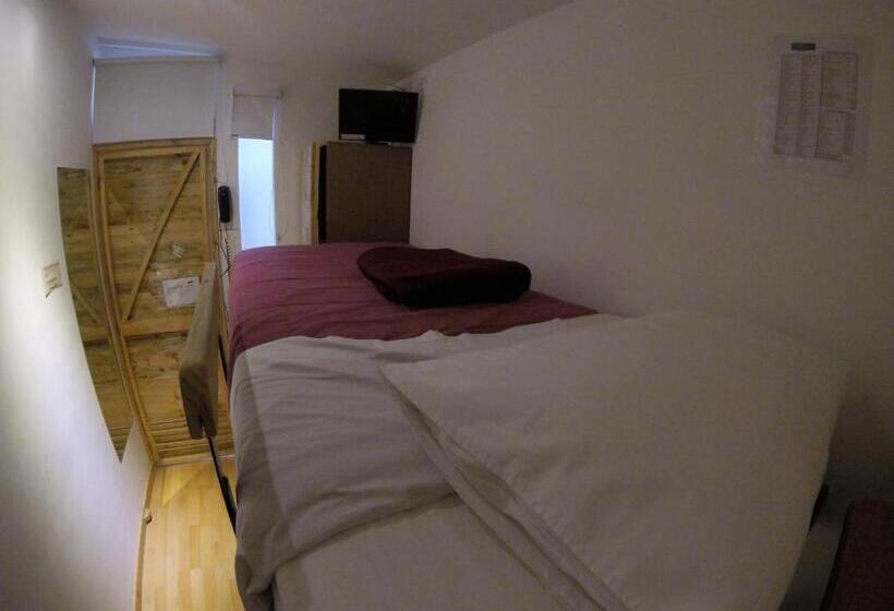 اتاق استاندارد با سرویس بهداشتی مشترک, Hostal De La 57