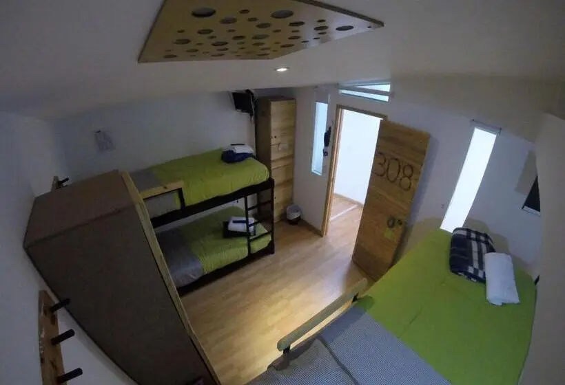 Vuode Makuusalissa, Hostal De La 57