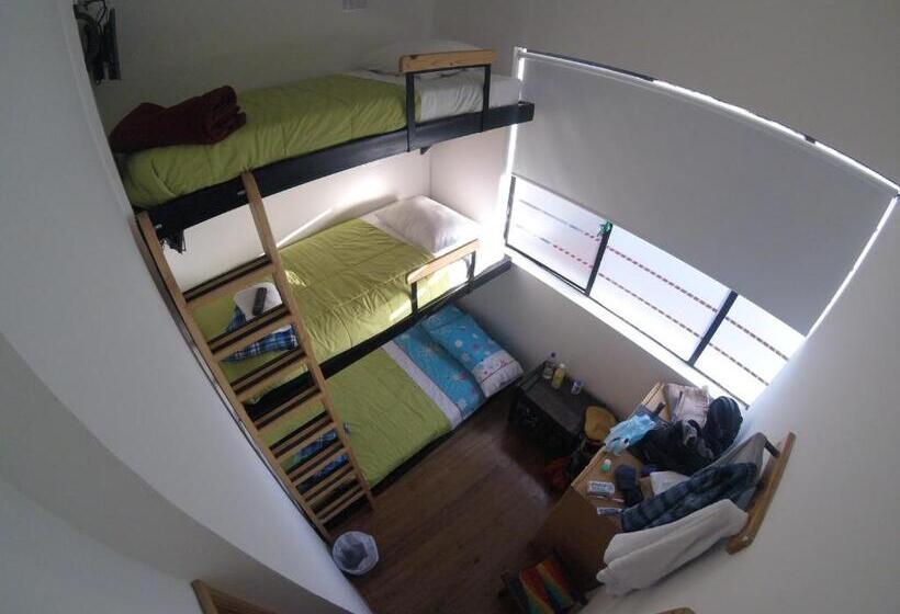 اتاق استاندارد سه تخته با سرویس بهداشتی مشترک, Hostal De La 57