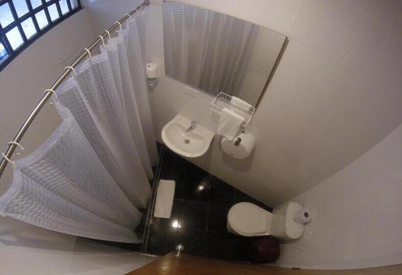 4인용 스탠다드 룸, Hostal De La 57