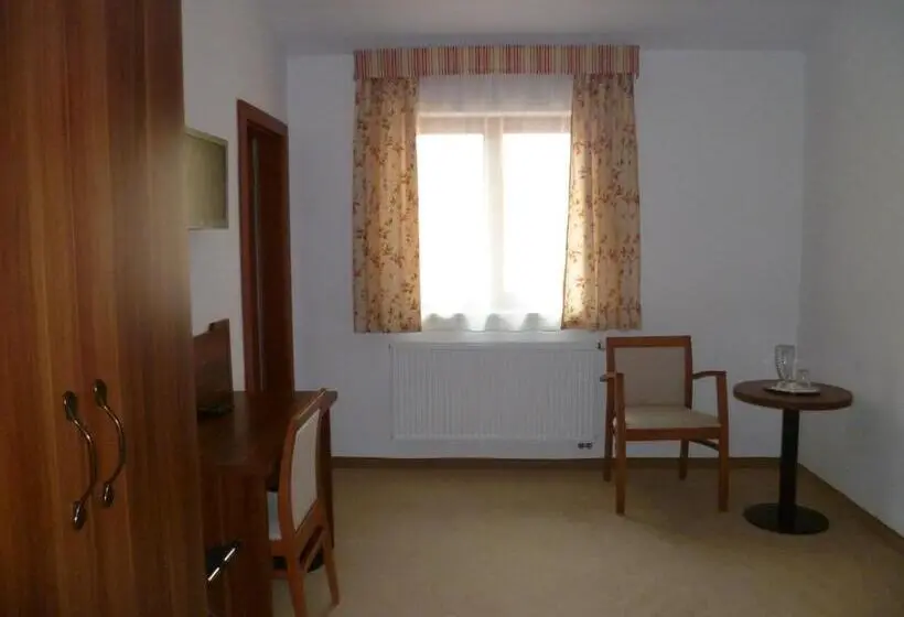 スタンダードシングルルーム, Hostinec U Hubálků