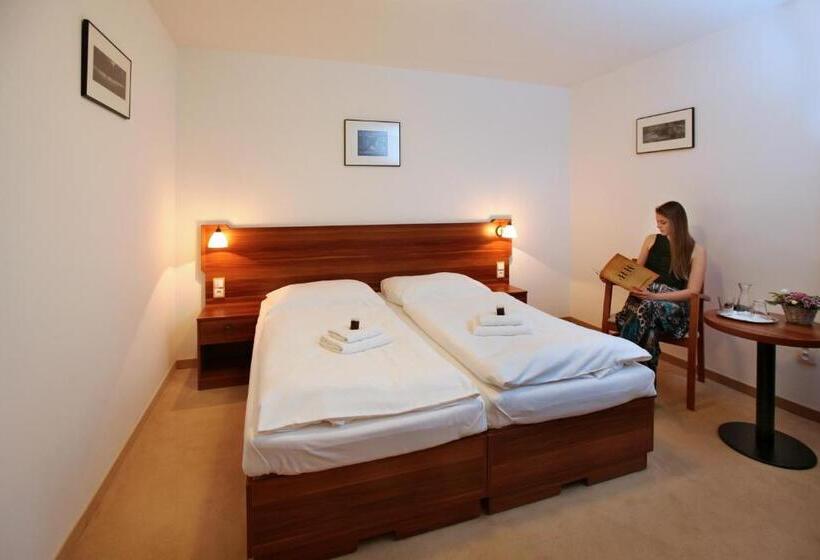 Standardzimmer, Hostinec U Hubálků