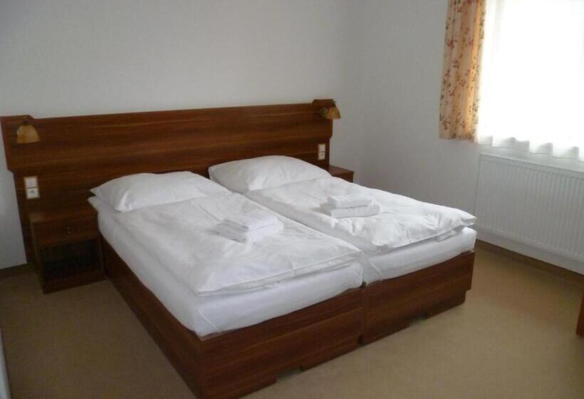 Familien Suite, Hostinec U Hubálků