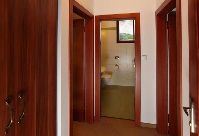 Familien Suite, Hostinec U Hubálků