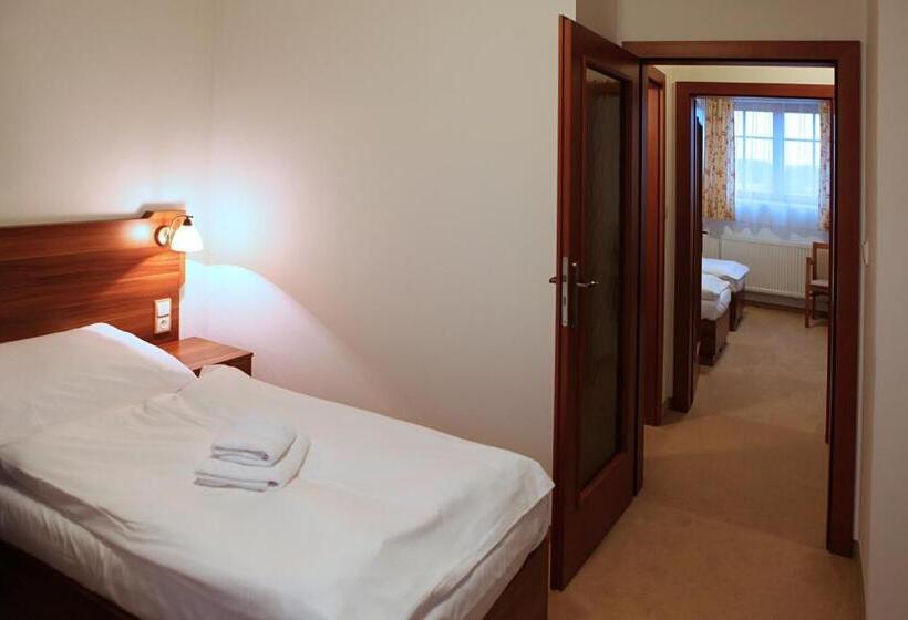 Familien Suite, Hostinec U Hubálků