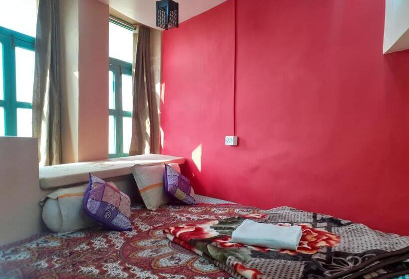 اتاق اکونومی, Mirage