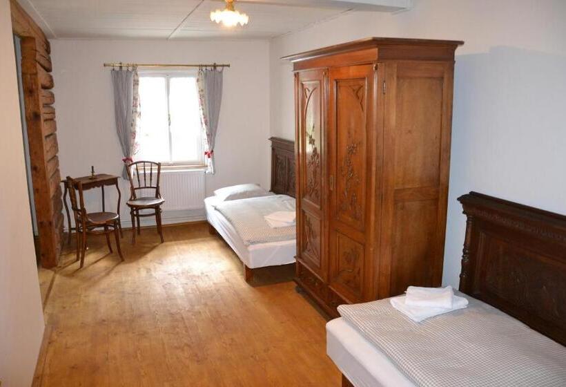 غرفة عائلية, Pod Svatou Annou   Penzion A řízkovna