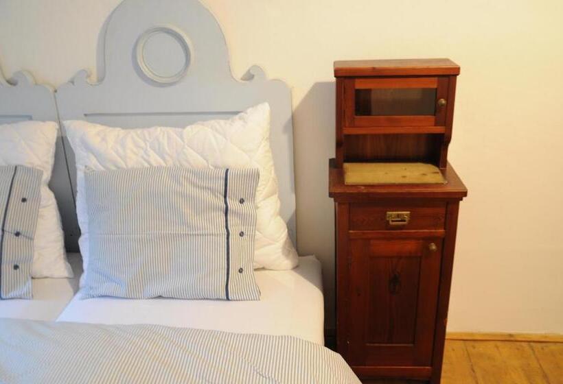 חדר אקונומי, Pod Svatou Annou   Penzion A řízkovna