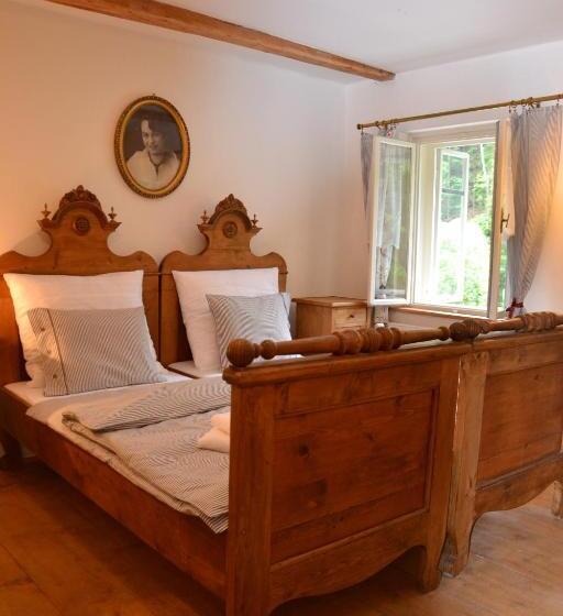 חדר סטנדרט לשלושה, Pod Svatou Annou   Penzion A řízkovna