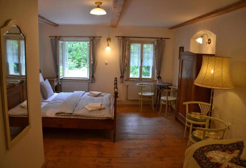 חדר סטנדרט לשלושה, Pod Svatou Annou   Penzion A řízkovna