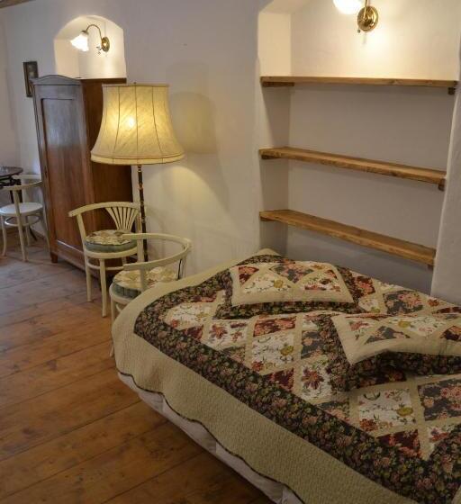 חדר סטנדרט לשלושה, Pod Svatou Annou   Penzion A řízkovna