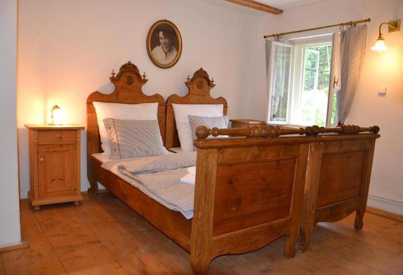 חדר סטנדרט לשלושה, Pod Svatou Annou   Penzion A řízkovna