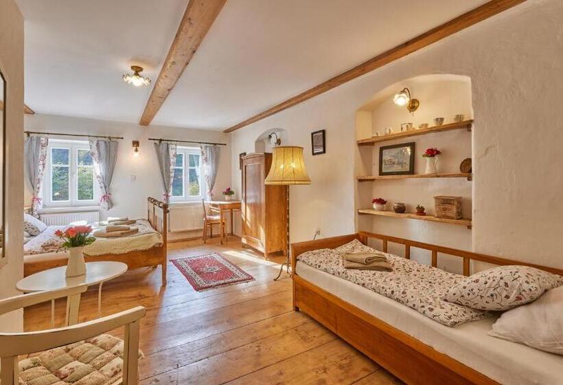 חדר סטנדרט לשלושה, Pod Svatou Annou   Penzion A řízkovna