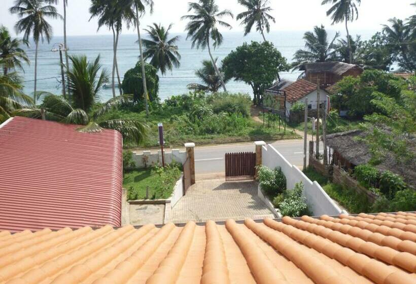 디럭스 룸 바다 전망, Resort Deepika Mirissa