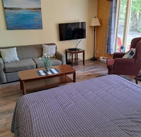 クイーンサイズベッドのスタンダードルーム, Auberge Et Chalets Sur Le Lac