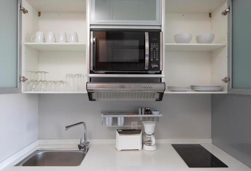 جناح مطلّ علي البحر, Micro Boutique Living Wolfville