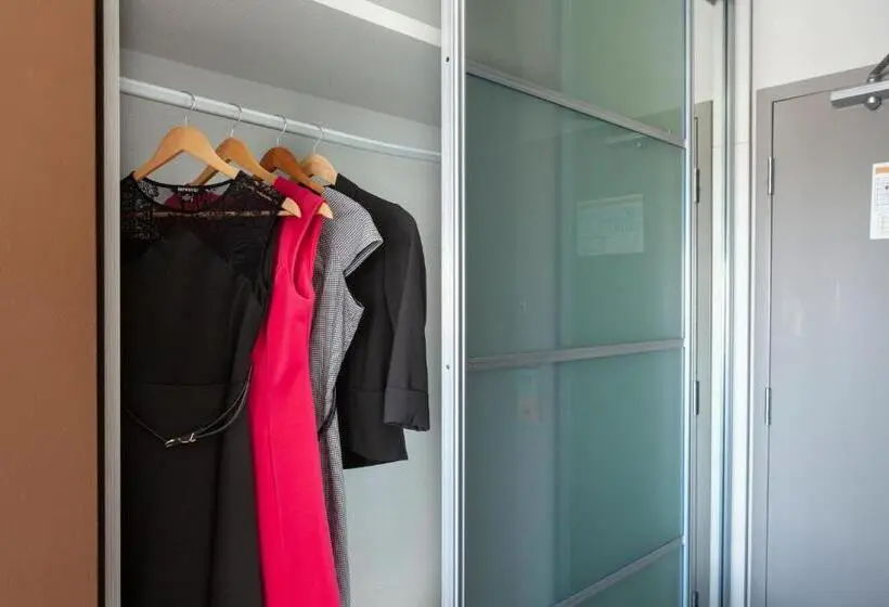スイート, Micro Boutique Living Wolfville