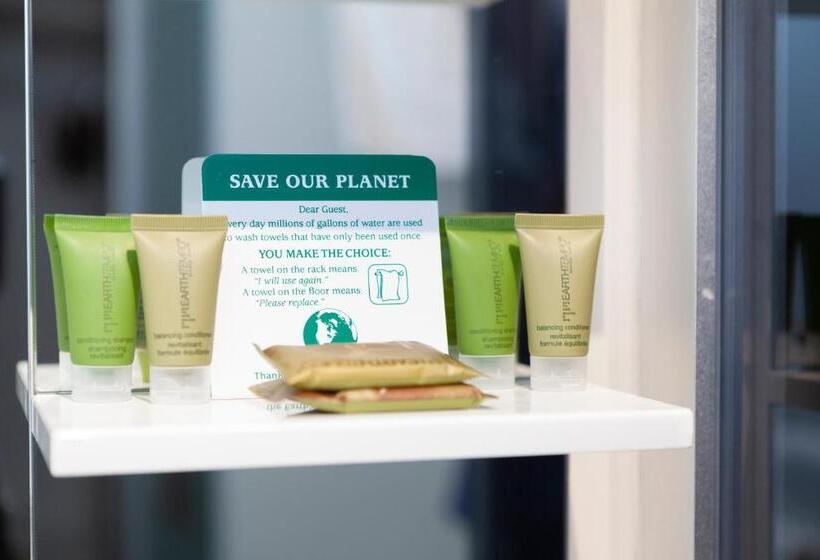 جناح, Micro Boutique Living Wolfville