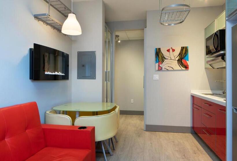 جناح, Micro Boutique Living Wolfville