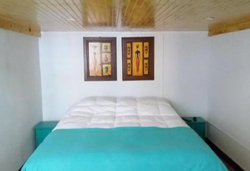 Perhesviitti, Hostal Vicmar