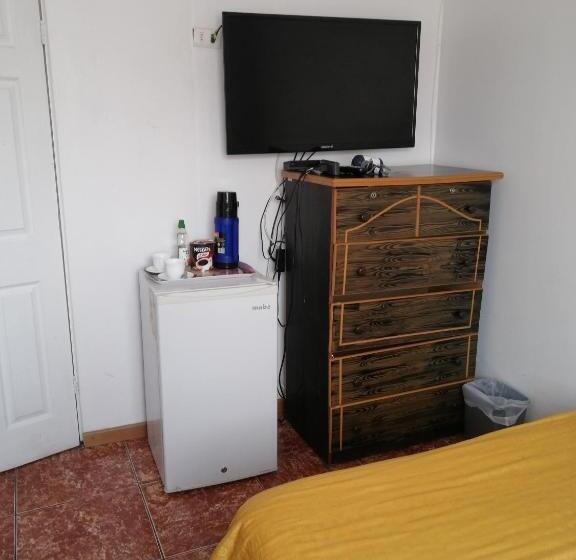 스탠다드 트리플 룸, Hostal Vicmar