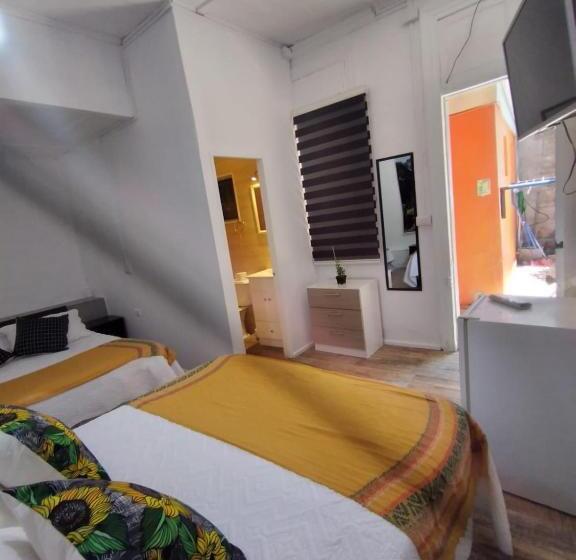 חדר סופריור לארבעה, Hostal Vicmar