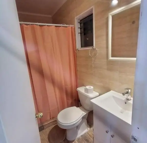 Superior Neljän Hengen Huone, Hostal Vicmar