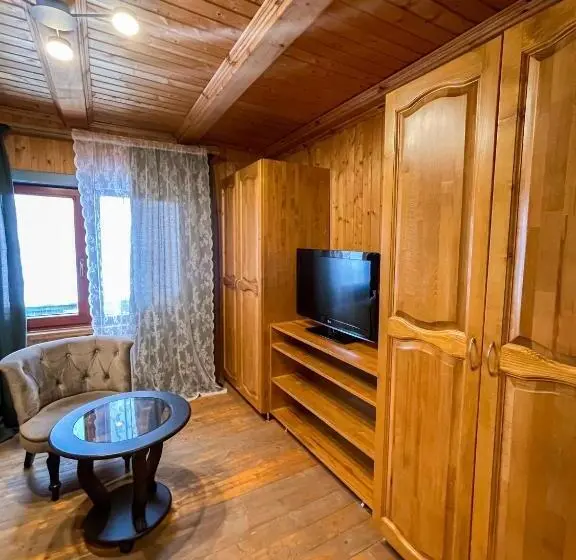 3ベッドルームハウス, Private House Scherbovets