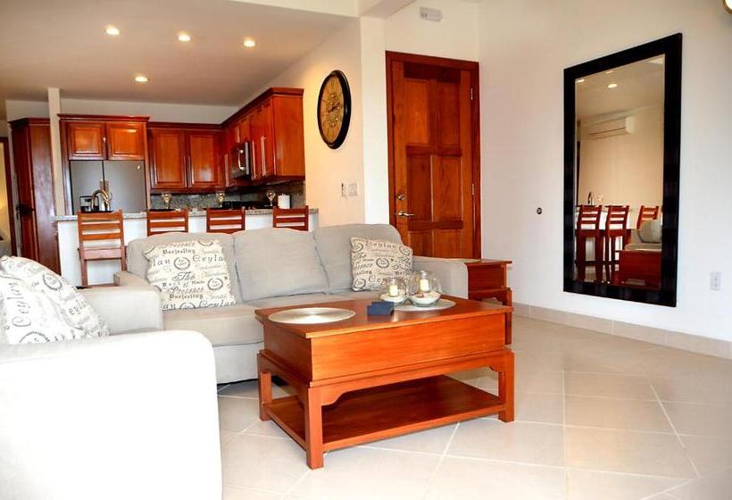 آپارتمان 3 خوابه, The Villas At Cocoplum