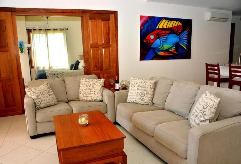 آپارتمان 3 خوابه, The Villas At Cocoplum