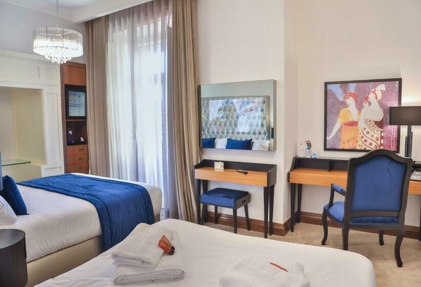 اتاق خانوادگی, Casual Belle Epoque Lisboa