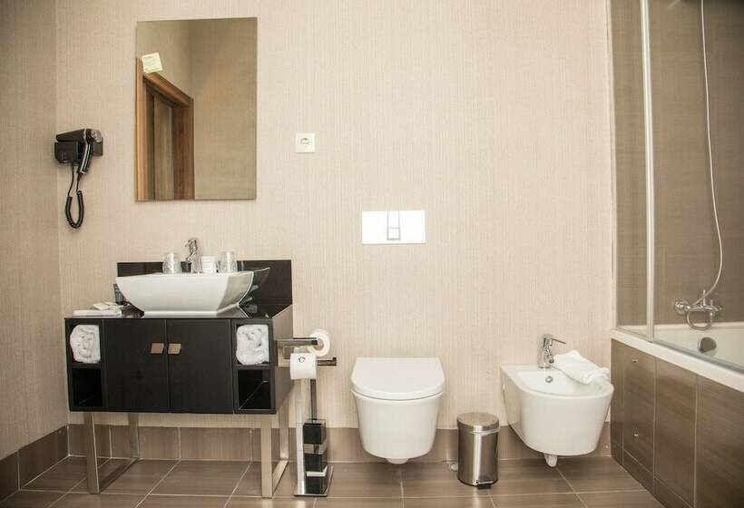 اتاق خانوادگی, Casual Belle Epoque Lisboa