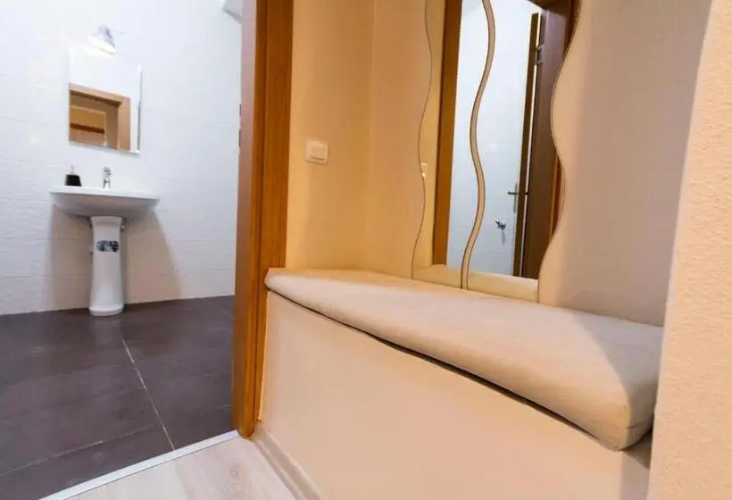 庭の見える１ベッドルームアパートメント, Büyükada Apart Hotel   Karadağ Apart