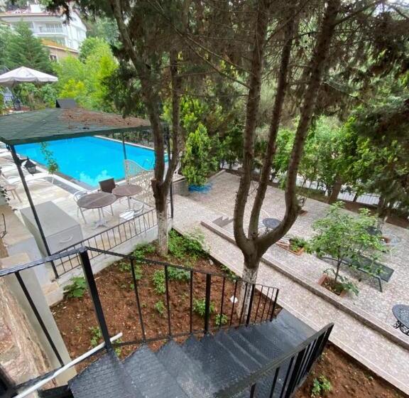 带1个卧室的带阳台的公寓, Büyükada Apart Hotel   Karadağ Apart