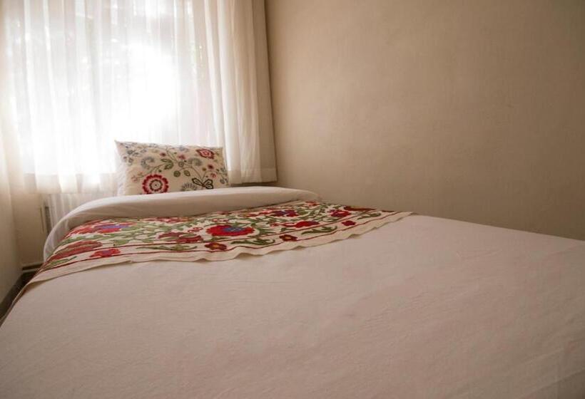 带1个卧室的带阳台的公寓, Büyükada Apart Hotel   Karadağ Apart