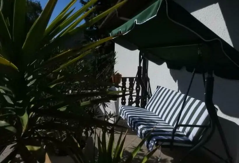 آپارتمان 1 خوابه با بالکن, Haus Gizella