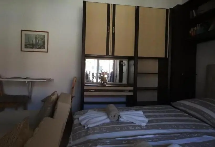 اتاق لوکس, Haus Gizella