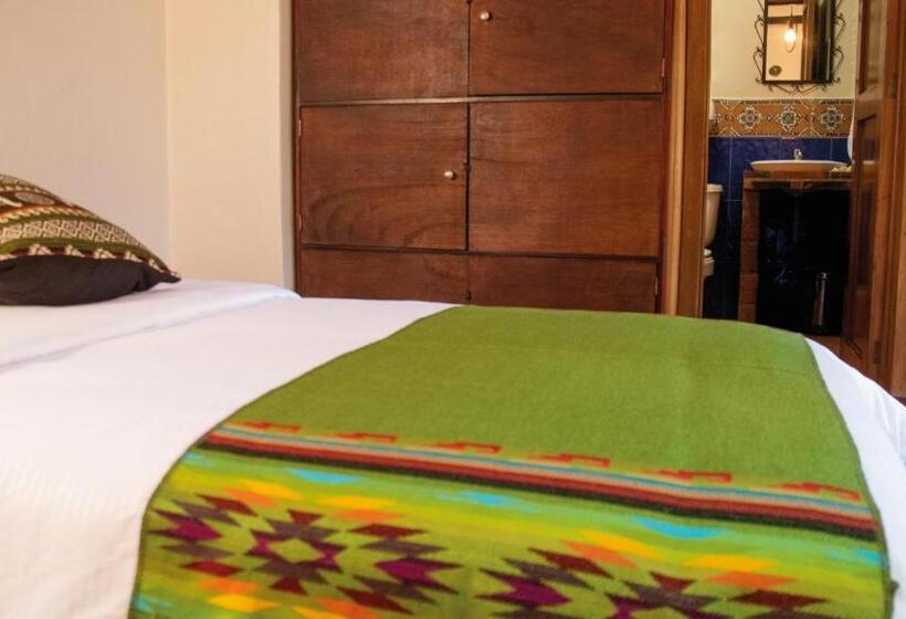 חדר קלאסי לארבעה, Hostal Restaurant La Cigale