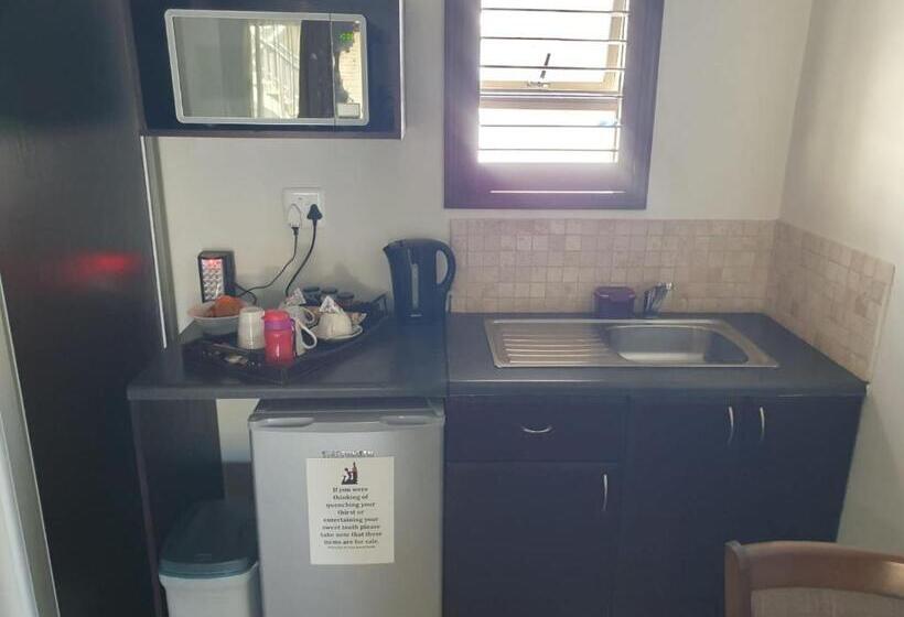 Номер Стандарт с Балконом, Onse Khaya Lodging And Conferencing